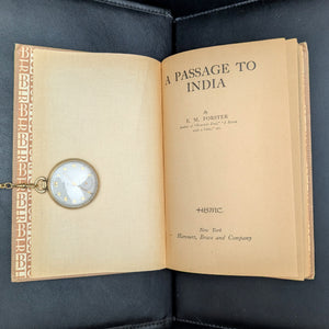 A Passage to India by E.M. Forster (RARE First Edition, Second Printing), 1924 ๐๐ฌ๐ง๐ฎ๐ณ