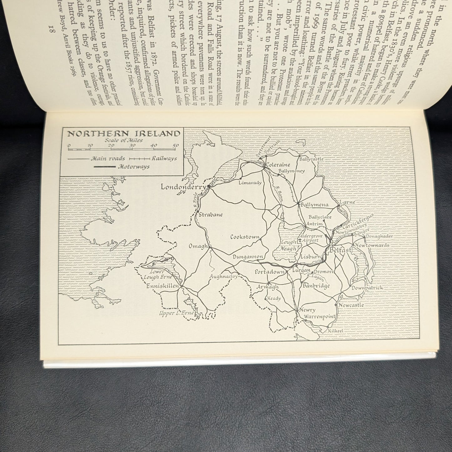 Barricades in Belfast by Max Hastings (RARE First American Edition), 1970 ๐๐ฌ๐งโ๏ธ