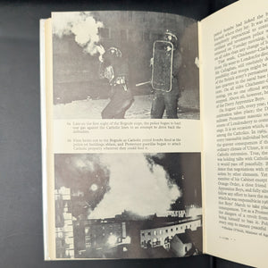 Barricadas en Belfast de Max Hastings (RARA primera edición estadounidense), 1970 📜
