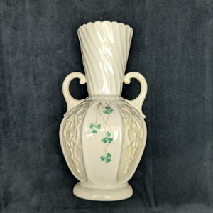 Vintage Belleek Porcelain Shamrock Vase – Ribbed Neck, Two-Handled, Green Mark (Ireland), c. 1970 ☘️🇮🇪🏺