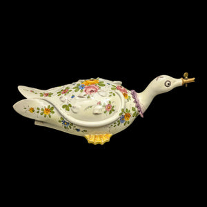 Vintage Italian Hand-Painted Swan Wall Fountain/Planter – Two-Piece Floral Ceramic Set (ITALY), c. 1960 🦢🇮🇹🌸