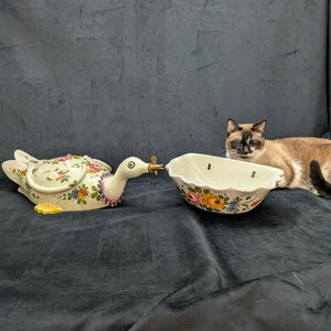 Vintage Italian Hand-Painted Swan Wall Fountain/Planter – Two-Piece Floral Ceramic Set (ITALY), c. 1960 🦢🇮🇹🌸