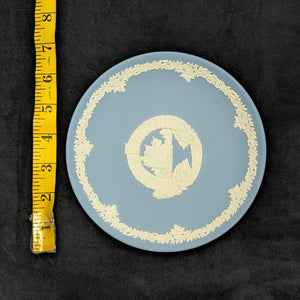 Wedgwood Jasperware Plate – "Lighthouse Arch" Motif, Signed Master Potter Inscription (England), c. 2004 ⚓️💎🇬🇧