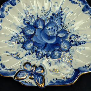 Antique Blue & White Shell Dish – Gzhel Style Floral Motif with Gilt Butterfly (Russia/European Export), c. 1980 🦋💙✨