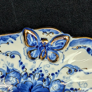 Antique Blue & White Shell Dish – Gzhel Style Floral Motif with Gilt Butterfly (Russia/European Export), c. 1980 🦋💙✨
