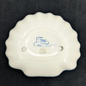 Antique Blue & White Shell Dish – Gzhel Style Floral Motif with Gilt Butterfly (Russia/European Export), c. 1980 🦋💙✨