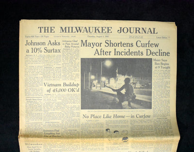 Rare Set of Historical Newspapers: The Milwaukee Journal (1967) 🗞️📰🕰️