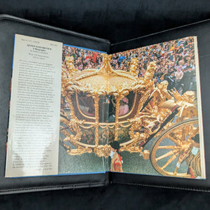 Queen Elizabeth II A Biography, by Judith Campbell, (First American Edition, Illustrated), 1980 👑🇬🇧📜