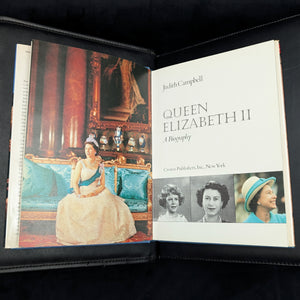Queen Elizabeth II A Biography, by Judith Campbell, (First American Edition, Illustrated), 1980 👑🇬🇧📜