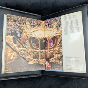 Queen Elizabeth II A Biography, by Judith Campbell, (First American Edition, Illustrated), 1980 👑🇬🇧📜