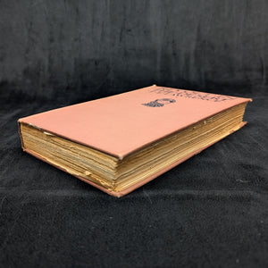 Revolt in the Desert by T. E. Lawrence (First American Edition), 1927 📜⚔️🐪