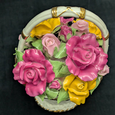 Royal Albert Musical Basket by Royal Albert (Old Country Roses, Music Box), 1962 🎶🌹🇬🇧