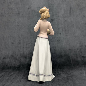 Lladro "Innocence in Bloom" Figurine (HN 7644), 1996 Collectors Society, José Puche Design 💖💐🇪🇸