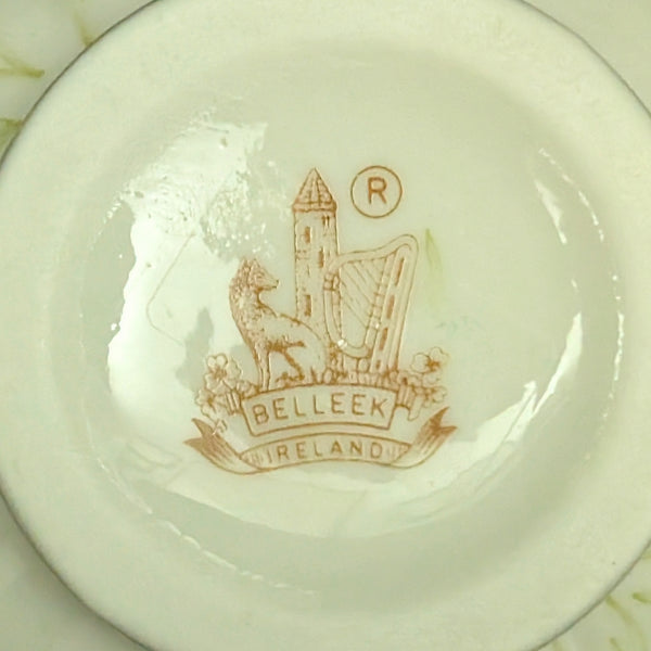 Vintage Belleek Porcelain Shamrock Vase – Hand-Painted, Ribbed Parian China (Ireland), c. 1986 ☘️🇮🇪🏺