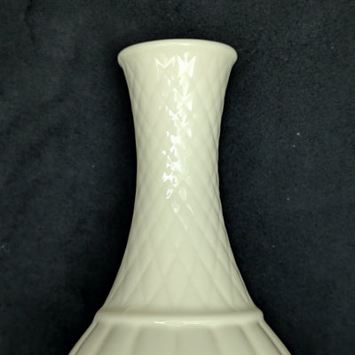 Vintage Belleek Porcelain Shamrock Vase by Belleek (RARE, Ireland), Circa Mid-20th Century ☘️🇮🇪🏺