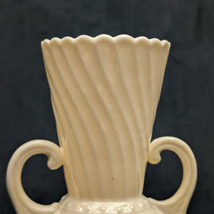 Vintage Belleek Porcelain Shamrock Vase – Ribbed Neck, Two-Handled, Green Mark (Ireland), c. 1970 ☘️🇮🇪🏺