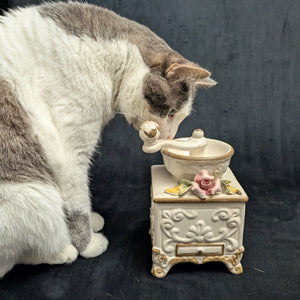 复古卡波迪蒙特风格瓷器咖啡研磨机雕像（意大利）