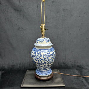 Vintage Blue & White Porcelain Table Lamp – Ginger Jar Form, Hand-Painted Chinoiserie (Working Condition), c. 1960 💡💙🏺
