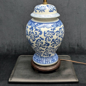 Vintage Blue & White Porcelain Table Lamp – Ginger Jar Form, Hand-Painted Chinoiserie (Working Condition), c. 1960 💡💙🏺