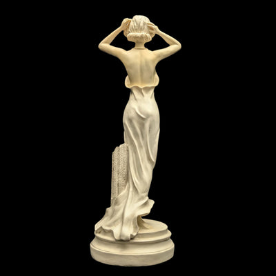 White Poly Resin Statue of a Woman by Unknown Maker (Neoclassical Style), Circa Late 20th Century 🏛️⚪✨
