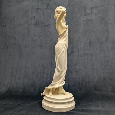 White Poly Resin Statue of a Woman by Unknown Maker (Neoclassical Style), Circa Late 20th Century 🏛️⚪✨