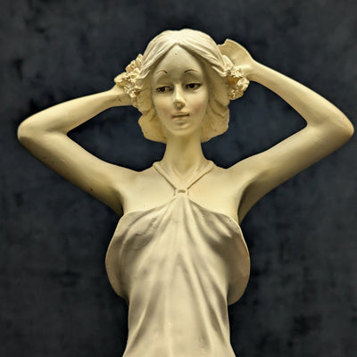 White Poly Resin Statue of a Woman by Unknown Maker (Neoclassical Style), Circa Late 20th Century 🏛️⚪✨