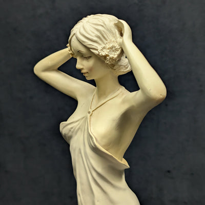 White Poly Resin Statue of a Woman by Unknown Maker (Neoclassical Style), Circa Late 20th Century 🏛️⚪✨