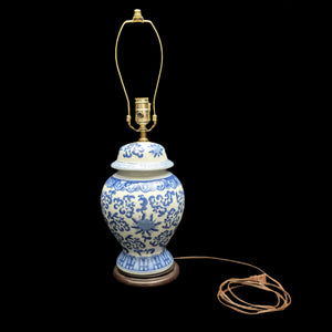 Vintage Blue & White Porcelain Table Lamp – Ginger Jar Form, Hand-Painted Chinoiserie (Working Condition), c. 1960 💡💙🏺