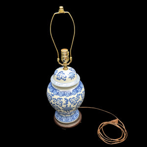Vintage Blue & White Porcelain Table Lamp – Ginger Jar Form, Hand-Painted Chinoiserie (Working Condition), c. 1960 💡💙🏺