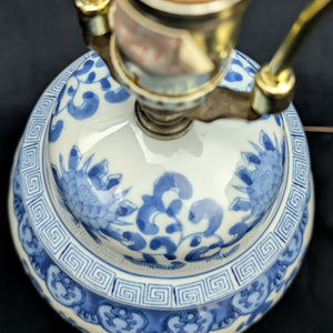 Vintage Blue & White Porcelain Table Lamp – Ginger Jar Form, Hand-Painted Chinoiserie (Working Condition), c. 1960 💡💙🏺