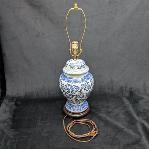 Vintage Blue & White Porcelain Table Lamp – Ginger Jar Form, Hand-Painted Chinoiserie (Working Condition), c. 1960 💡💙🏺