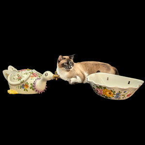 Vintage Italian Hand-Painted Swan Wall Fountain/Planter – Two-Piece Floral Ceramic Set (ITALY), c. 1960 🦢🇮🇹🌸