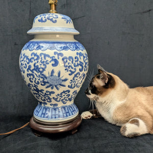 Vintage Blue & White Porcelain Table Lamp – Ginger Jar Form, Hand-Painted Chinoiserie (Working Condition), c. 1960 💡💙🏺