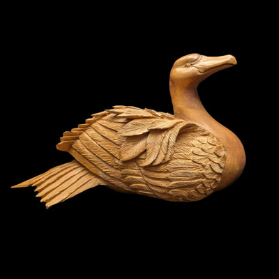 Handgeschnitzte Schwanenskulptur aus Holz von unbekanntem Hersteller (Volkskunst, SELTEN), ca. Anfang bis Mitte des 20. Jahrhunderts 🦢🪵✨