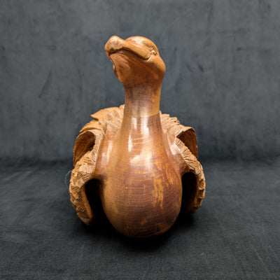 Handgeschnitzte Schwanenskulptur aus Holz von unbekanntem Hersteller (Volkskunst, SELTEN), ca. Anfang bis Mitte des 20. Jahrhunderts 🦢🪵✨
