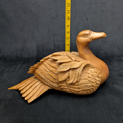 Handgeschnitzte Schwanenskulptur aus Holz von unbekanntem Hersteller (Volkskunst, SELTEN), ca. Anfang bis Mitte des 20. Jahrhunderts 🦢🪵✨