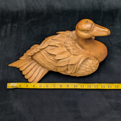 Handgeschnitzte Schwanenskulptur aus Holz von unbekanntem Hersteller (Volkskunst, SELTEN), ca. Anfang bis Mitte des 20. Jahrhunderts 🦢🪵✨