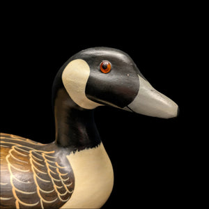Vintage Hand-Painted Canada Goose Decoy by Wgio (Hand-Painted, Hunting), 1992 🦆🎨🌿