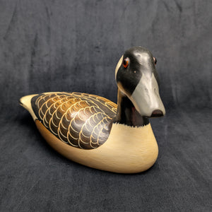 Vintage Hand-Painted Canada Goose Decoy by Wgio (Hand-Painted, Hunting), 1992 🦆🎨🌿
