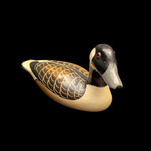 Vintage Hand-Painted Canada Goose Decoy by Wgio (Hand-Painted, Hunting), 1992 🦆🎨🌿
