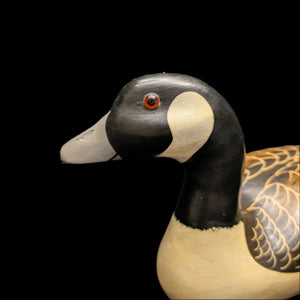 Vintage Hand-Painted Canada Goose Decoy by Wgio (Hand-Painted, Hunting), 1992 🦆🎨🌿