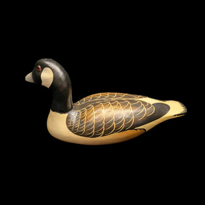 Vintage Hand-Painted Canada Goose Decoy by Wgio (Hand-Painted, Hunting), 1992 🦆🎨🌿