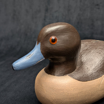 Handbemalte Lockenente mit grünen Flügeln im Vintage-Stil von Wildfowler Decoys (handbemalt, Jagd), 1985 🦆🎨🌿