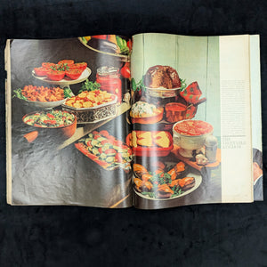 McCall's Magazine (The Kennedys in New York, Marya Mannes, & Smirnoff Ad), August 1965 🇺🇸🗞️👗