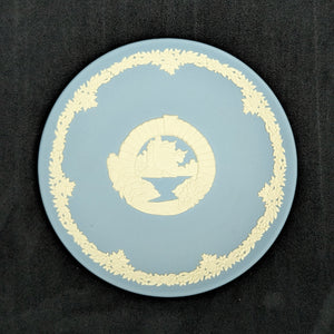 Wedgwood Jasperware Plate – "Lighthouse Arch" Motif, Signed Master Potter Inscription (England), c. 2004 ⚓️💎🇬🇧