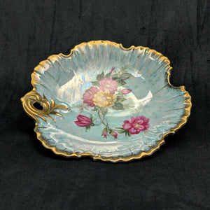 Antique Hand-Painted Nippon Dish – Iridescent Shell Form, Rose Motif & Gilt Handle (Japan), c. 1915 🌸👑🇯🇵