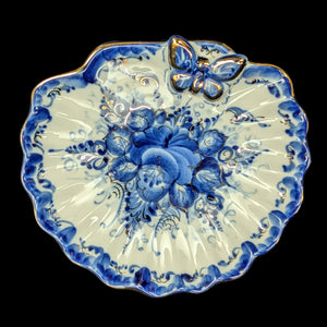 Antique Blue & White Shell Dish – Gzhel Style Floral Motif with Gilt Butterfly (Russia/European Export), c. 1980 🦋💙✨