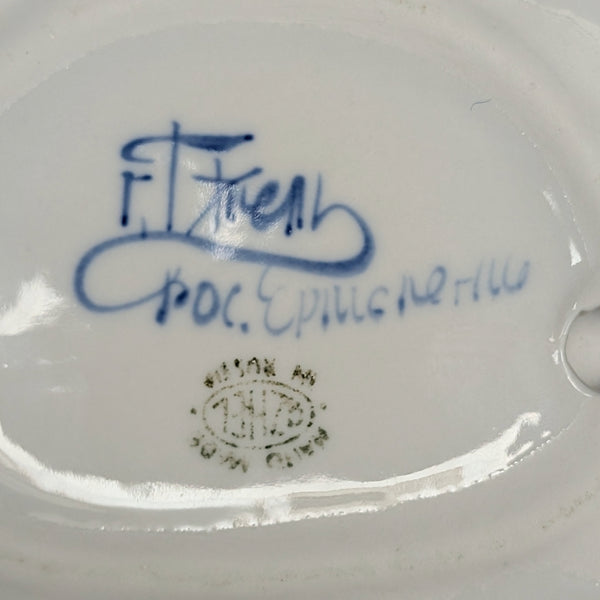 Antique Blue & White Shell Dish – Gzhel Style Floral Motif with Gilt Butterfly (Russia/European Export), c. 1980 🦋💙✨