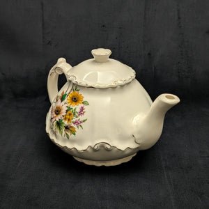 English Earthenware Teapot by K L (Staffordshire Earthenware), Circa 1920 ☕️🇬🇧⚜️