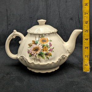 English Earthenware Teapot by K L (Staffordshire Earthenware), Circa 1920 ☕️🇬🇧⚜️